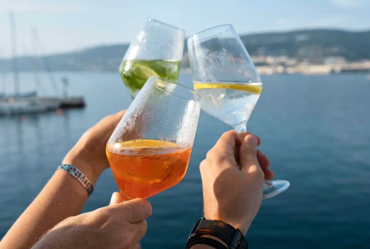 Aperitivi in barca a Siracusa - Possibilità di scelta fra colazioni, pranzi, aperitivi o cene